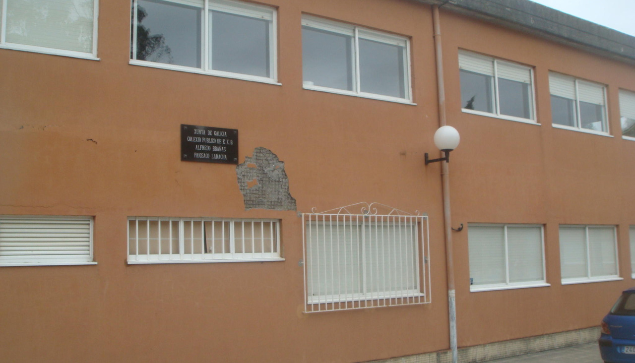 Vista del colegio Alfredo Brañas de Paiosaco