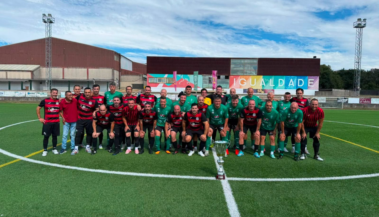 Los veteranos del Castriz y del Xallas posando juntos