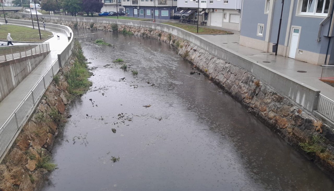 Río Anllóns, este miércoles a su paso por Carballo (3)