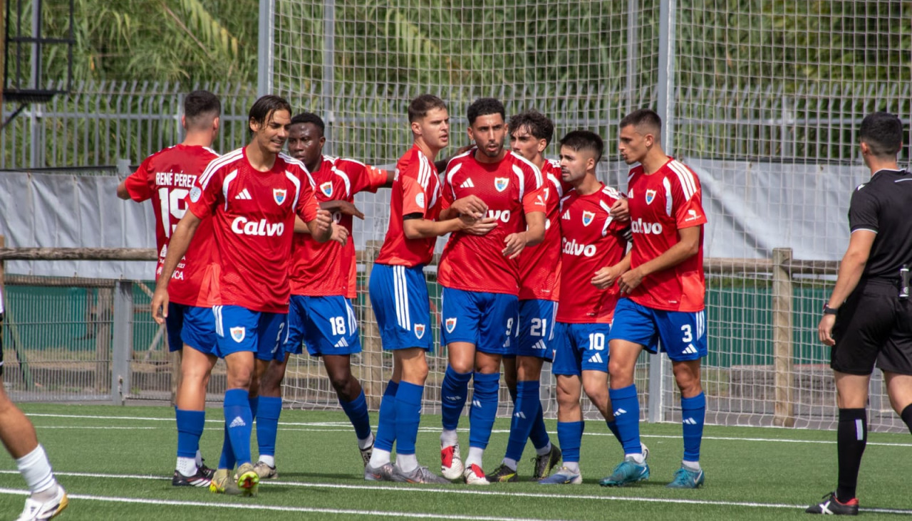 Los carballeses celebrando uno de los goles
