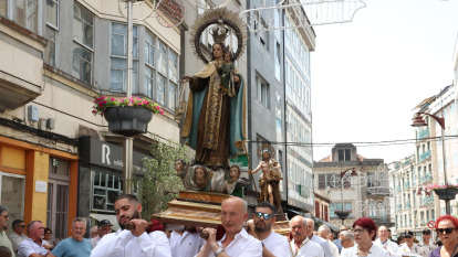 La procesión de San Xoán en Carballo, en el día grande de las fiestas