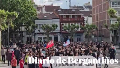 Manifestación de educación en Carballo