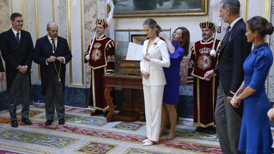 La princesa Leonor jura la Constitución por su 18 cumpleaños (21)