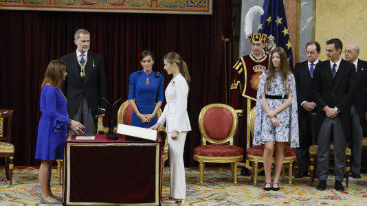 La princesa Leonor jura la Constitución por su 18 cumpleaños (7)