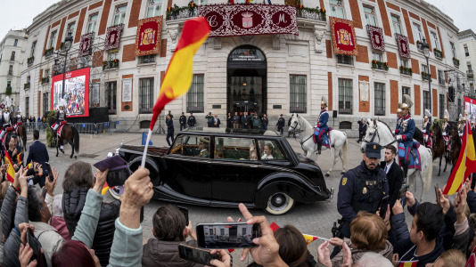 La princesa Leonor jura la Constitución por su 18 cumpleaños (1)