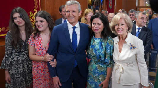 Alfonso Rueda, con su familia @Álvaro Ballesteros EP