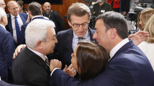 Luis Álvarez, Feijóo, Valentín González Formoso y, en el centro, Inés Rey @Lavandeira Jr. EFE