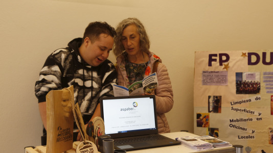 Feria de empelo poligono de bertoa 19