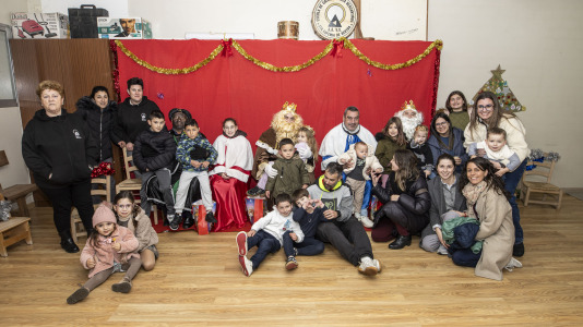 Reyes Magos en local de vecinos de Bértoa