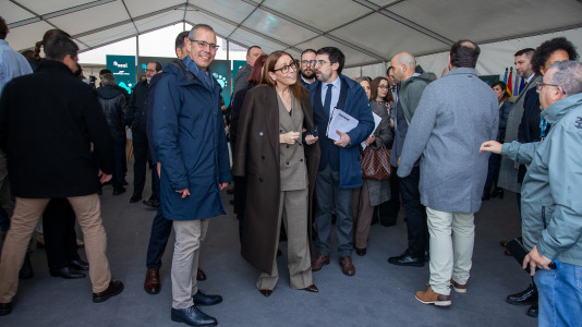 Acto de colocación de la primera piedra de la planta de carbón vegetal de Xeal en Dumbría