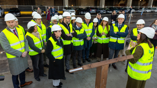 Acto de colocación de la primera piedra de la planta de carbón vegetal de Xeal en Dumbría