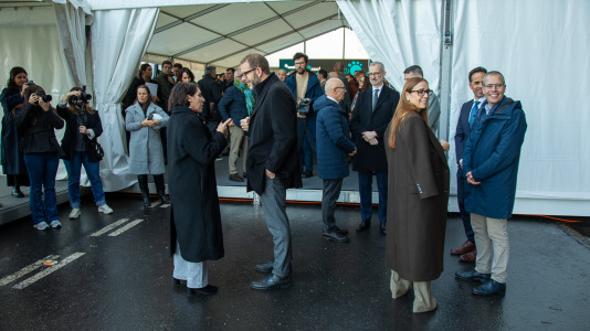 Acto de colocación de la primera piedra de la planta de carbón vegetal de Xeal en Dumbría