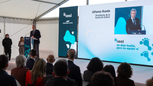 Acto de colocación de la primera piedra de la planta de carbón vegetal de Xeal en Dumbría