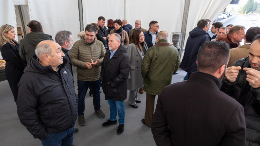 Acto de colocación de la primera piedra de la planta de carbón vegetal de Xeal en Dumbría