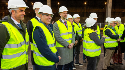 Acto de colocación de la primera piedra de la planta de carbón vegetal de Xeal en Dumbría