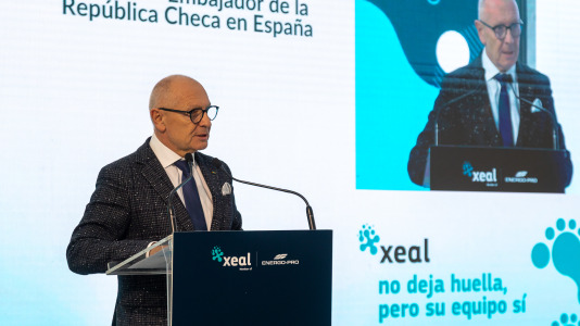 Acto de colocación de la primera piedra de la planta de carbón vegetal de Xeal en Dumbría