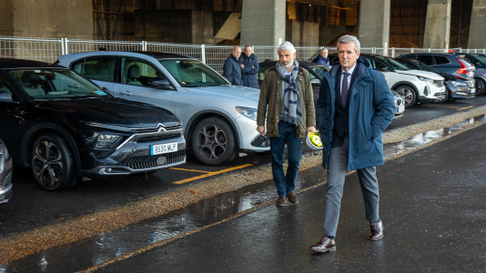 Acto de colocación de la primera piedra de la planta de carbón vegetal de Xeal en Dumbría