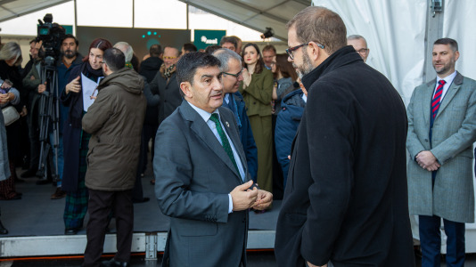 Acto de colocación de la primera piedra de la planta de carbón vegetal de Xeal en Dumbría