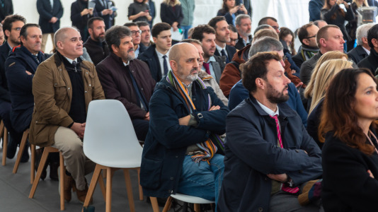 Acto de colocación de la primera piedra de la planta de carbón vegetal de Xeal en Dumbría