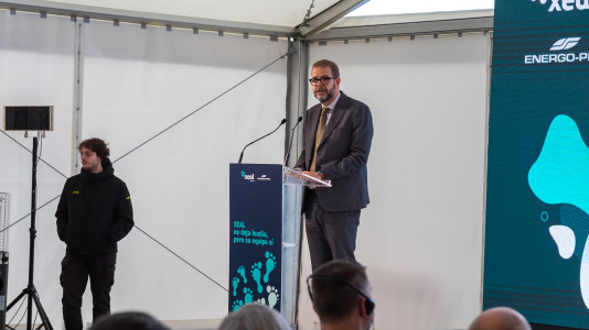 Acto de colocación de la primera piedra de la planta de carbón vegetal de Xeal en Dumbría