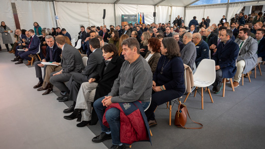 Acto de colocación de la primera piedra de la planta de carbón vegetal de Xeal en Dumbría