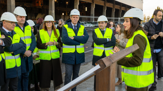 Acto de colocación de la primera piedra de la planta de carbón vegetal de Xeal en Dumbría