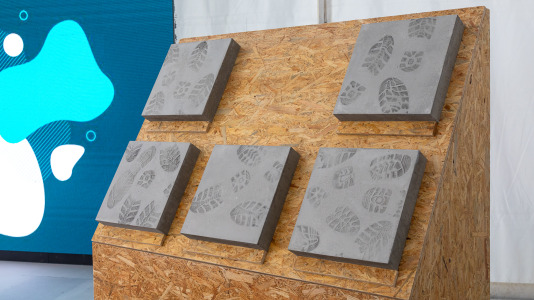 Acto de colocación de la primera piedra de la planta de carbón vegetal de Xeal en Dumbría