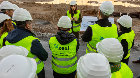 Acto de colocación de la primera piedra de la planta de carbón vegetal de Xeal en Dumbría