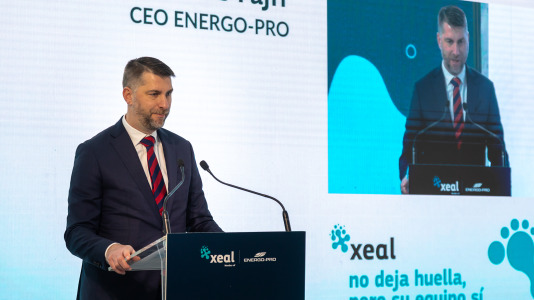 Acto de colocación de la primera piedra de la planta de carbón vegetal de Xeal en Dumbría