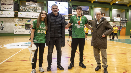 Victoria del Xiria ante el Ribeiro y homenaje a Zico Petricevic