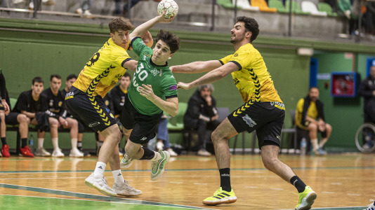 Victoria del Xiria ante el Ribeiro y homenaje a Zico Petricevic