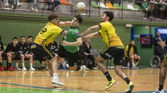 Victoria del Xiria ante el Ribeiro y homenaje a Zico Petricevic