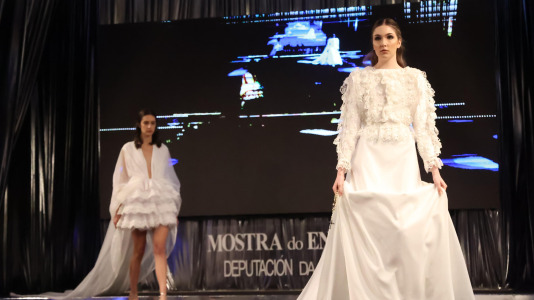 Los primeros desfiles de esta edición, que bajo el lema “Onde o fío se converte en arte”, busca destacar la artesanía local