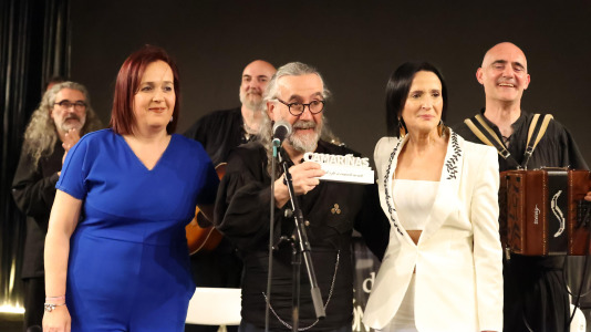 Los primeros desfiles de esta edición, que bajo el lema “Onde o fío se converte en arte”, busca destacar la artesanía local