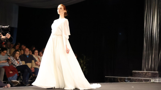 Los primeros desfiles de esta edición, que bajo el lema “Onde o fío se converte en arte”, busca destacar la artesanía local