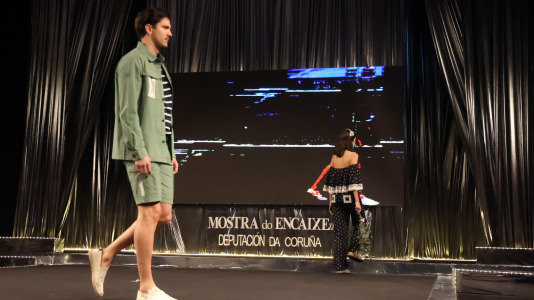 Los primeros desfiles de esta edición, que bajo el lema “Onde o fío se converte en arte”, busca destacar la artesanía local