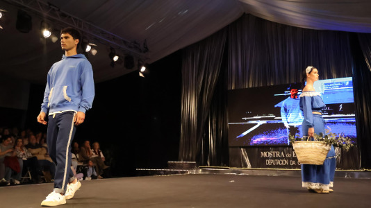 Los primeros desfiles de esta edición, que bajo el lema “Onde o fío se converte en arte”, busca destacar la artesanía local