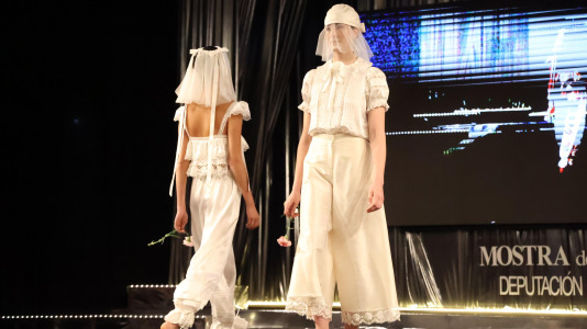 Los primeros desfiles de esta edición, que bajo el lema “Onde o fío se converte en arte”, busca destacar la artesanía local