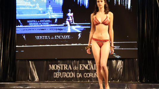 Los primeros desfiles de esta edición, que bajo el lema “Onde o fío se converte en arte”, busca destacar la artesanía local