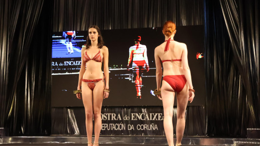 Los primeros desfiles de esta edición, que bajo el lema “Onde o fío se converte en arte”, busca destacar la artesanía local