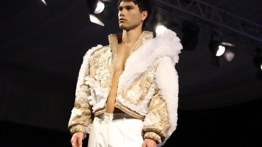 Los primeros desfiles de esta edición, que bajo el lema “Onde o fío se converte en arte”, busca destacar la artesanía local