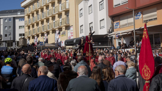 La devoción y la fe llenaron Fisterra este Viernes Santo, con los actos centrales de la Semana Santa en el municipio