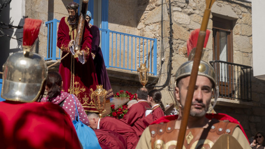 La devoción y la fe llenaron Fisterra este Viernes Santo, con los actos centrales de la Semana Santa en el municipio