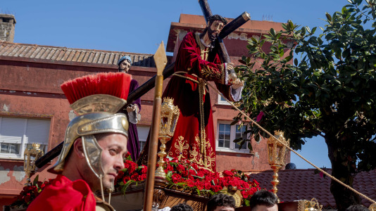 La devoción y la fe llenaron Fisterra este Viernes Santo, con los actos centrales de la Semana Santa en el municipio