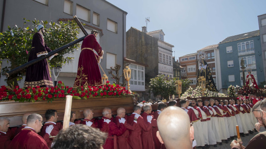 La devoción y la fe llenaron Fisterra este Viernes Santo, con los actos centrales de la Semana Santa en el municipio