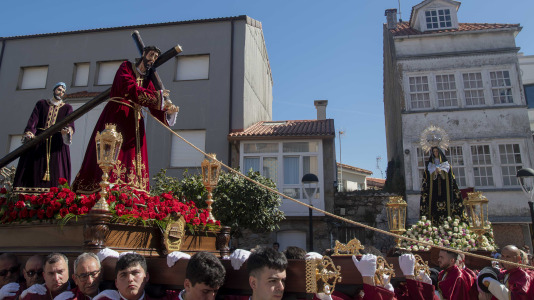 La devoción y la fe llenaron Fisterra este Viernes Santo, con los actos centrales de la Semana Santa en el municipio
