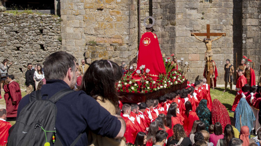 La devoción y la fe llenaron Fisterra este Viernes Santo, con los actos centrales de la Semana Santa en el municipio