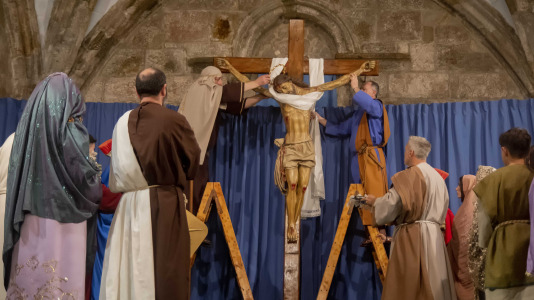 La devoción y la fe llenaron Fisterra este Viernes Santo, con los actos centrales de la Semana Santa en el municipio