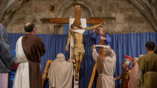 La devoción y la fe llenaron Fisterra este Viernes Santo, con los actos centrales de la Semana Santa en el municipio