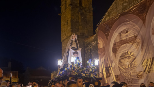 La devoción y la fe llenaron Fisterra este Viernes Santo, con los actos centrales de la Semana Santa en el municipio